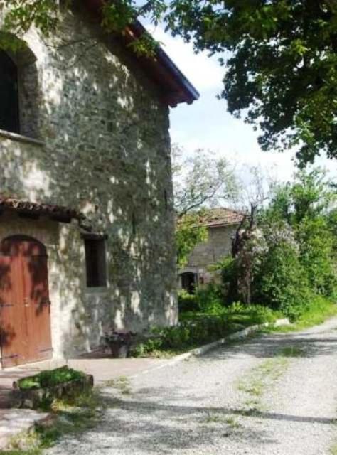 Borgo Pianello Holiday Homes And Winery Lizzano In Belvedere Exterior photo